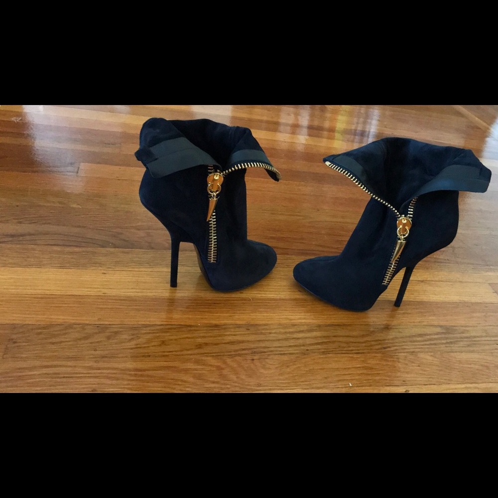 Giuseppe Zanzotti Vera black suede booties
